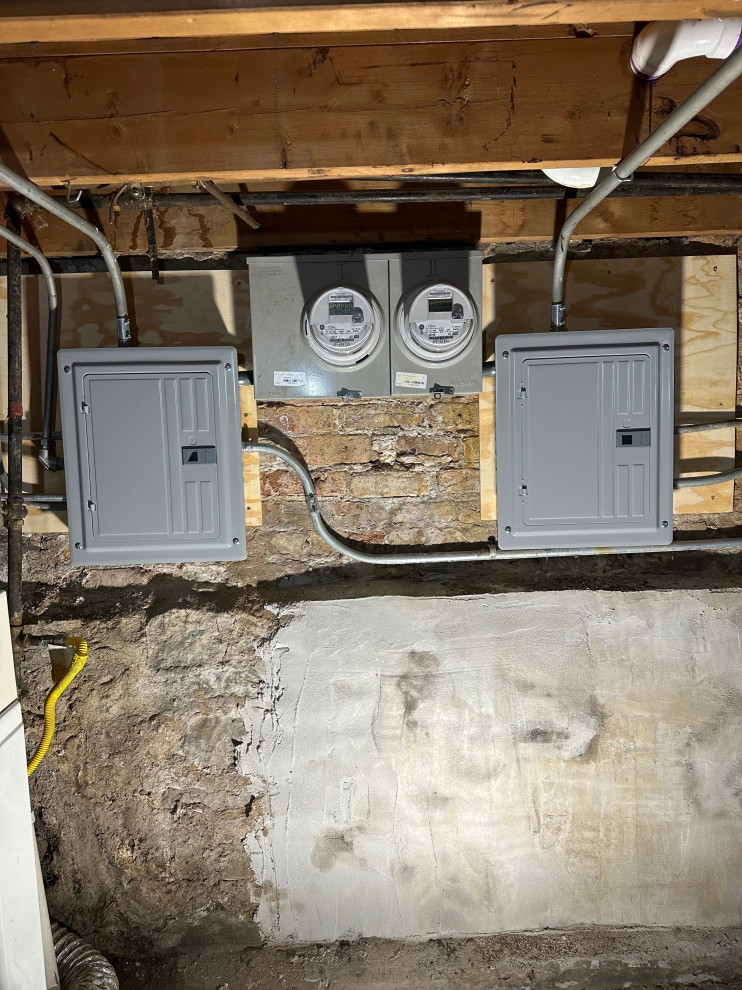 Garage - garage idea in Chicago