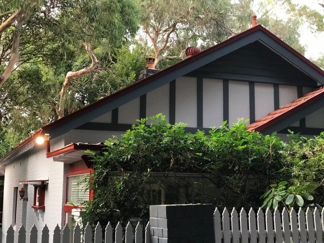 California bungalow interior/exterior Bronte
