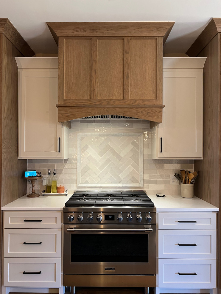 Chic Indian Lake Kitchen