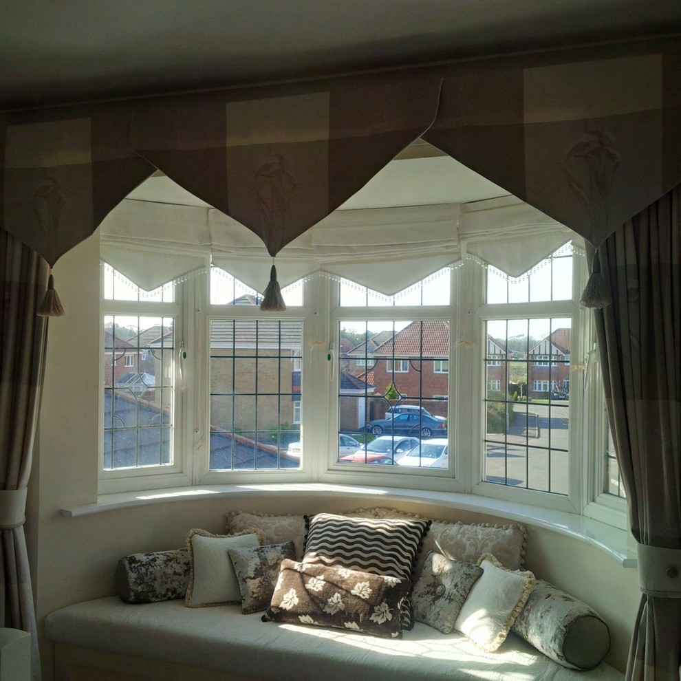 Decorating How to Dress a Bay Window Houzz IE