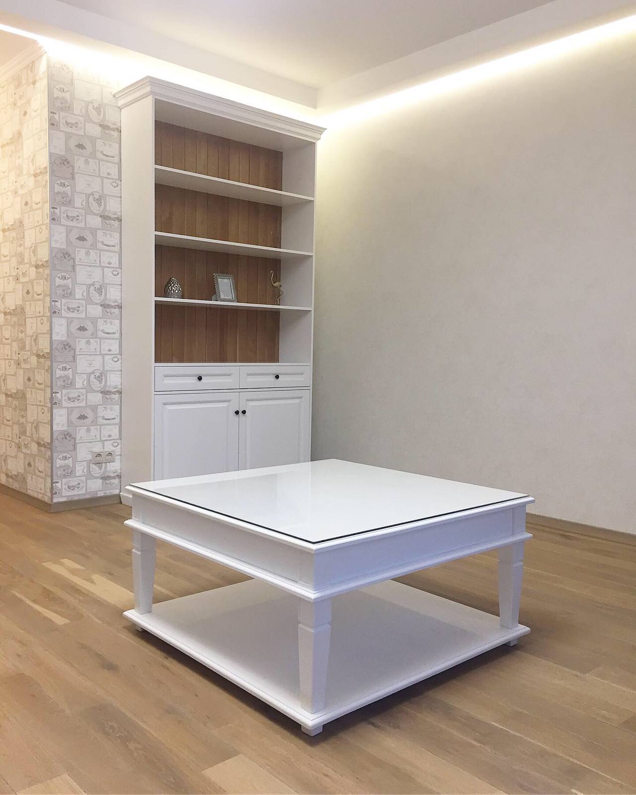 Семейная гостиная из массива бука