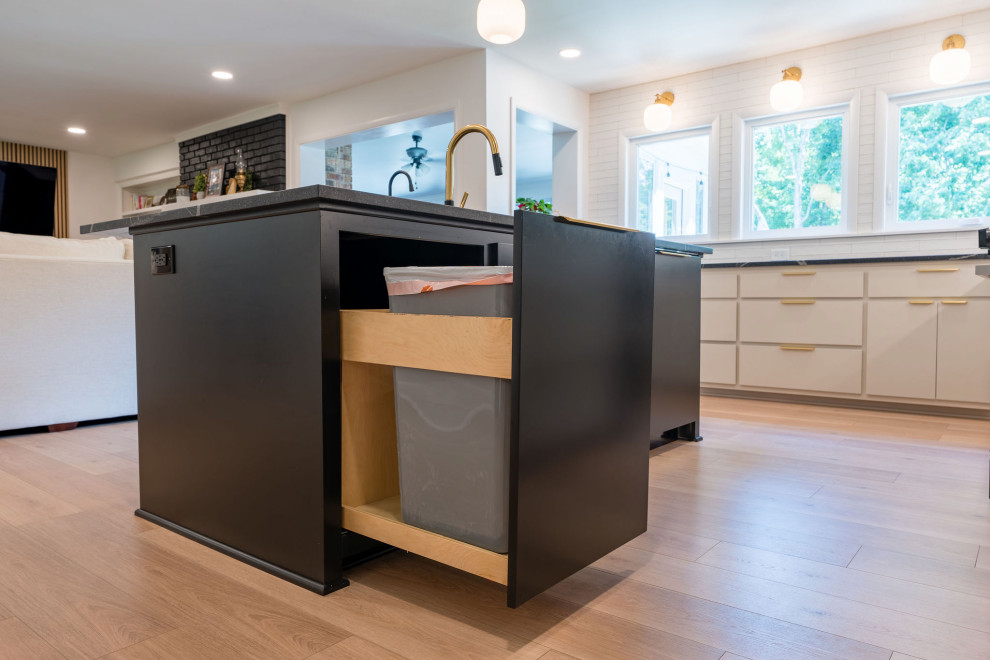 Modern Kitchen and Laundry Room