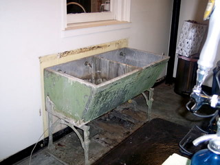 Concrete wash sink