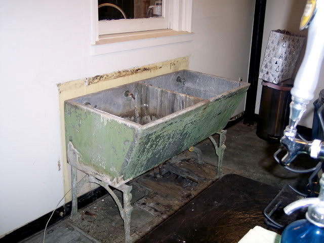 This Old Sink... made of concrete?