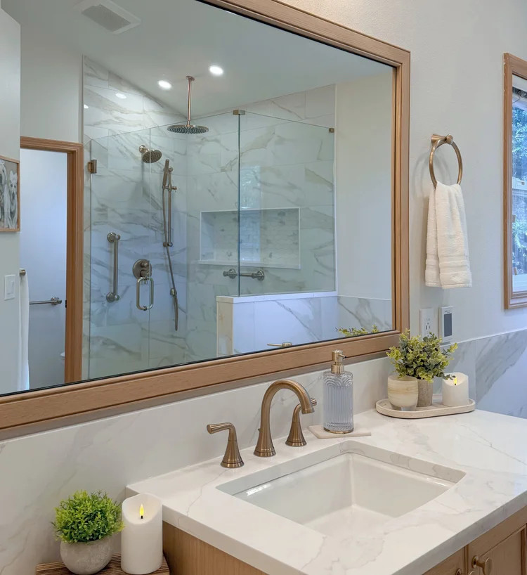 Snohomish - 2 Bathrooms + Laundry Room