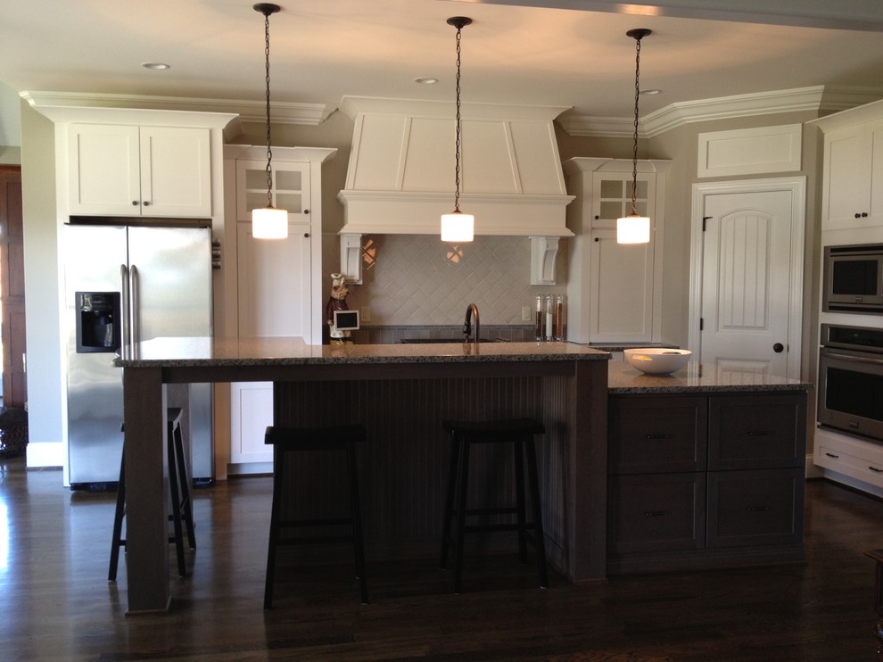 Kitchen - transitional kitchen idea