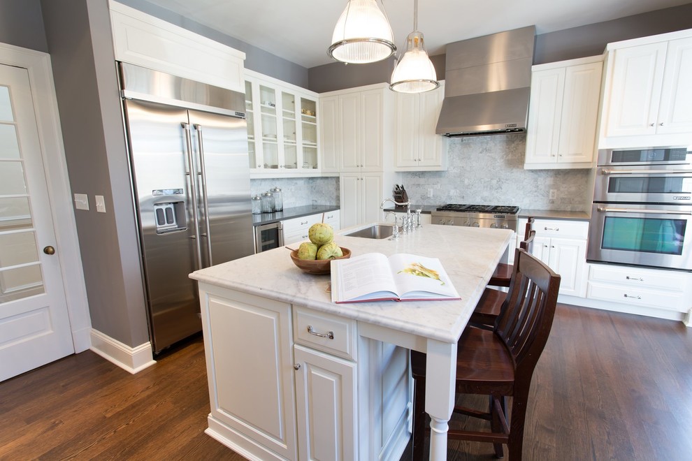 Example of a transitional kitchen design in DC Metro