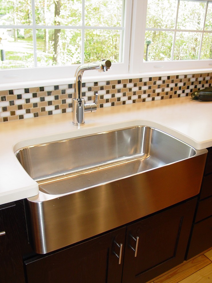 Kitchen - transitional kitchen idea in Cleveland