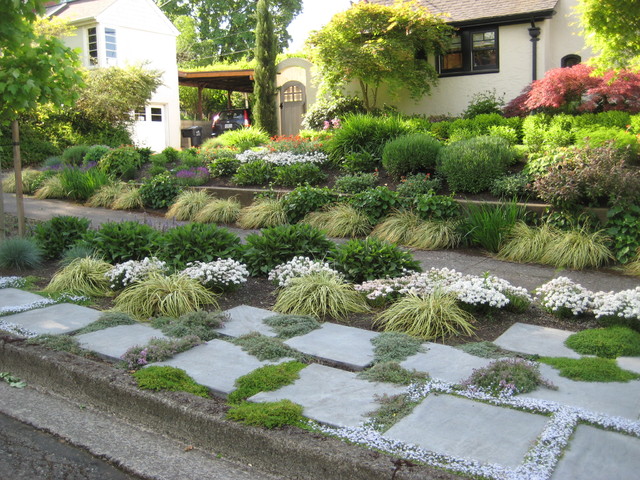 9 Gorgeous Sidewalk Garden Designs