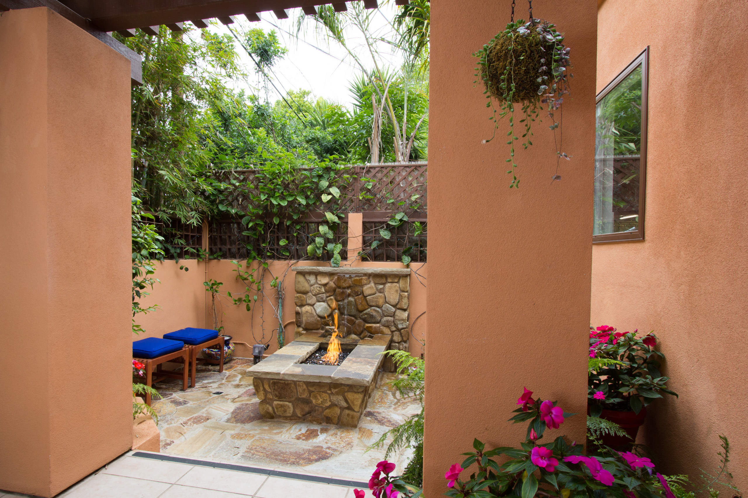 La Jolla conversation pit