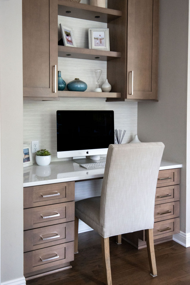 Inspiration for a small transitional home design remodel in Milwaukee