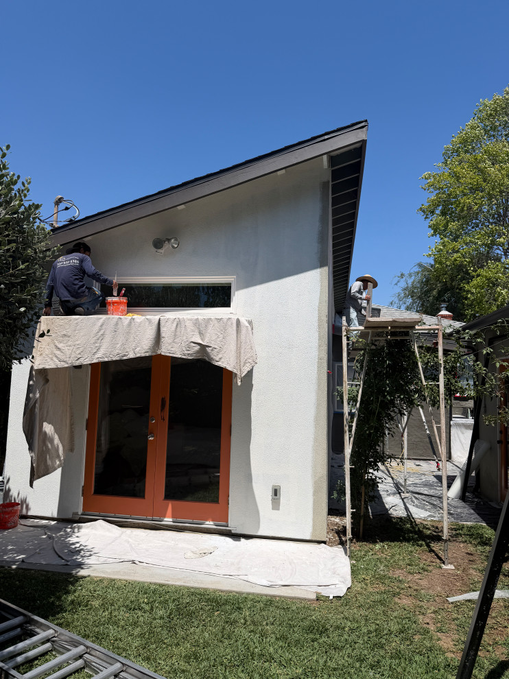 Stucco/Window Trim