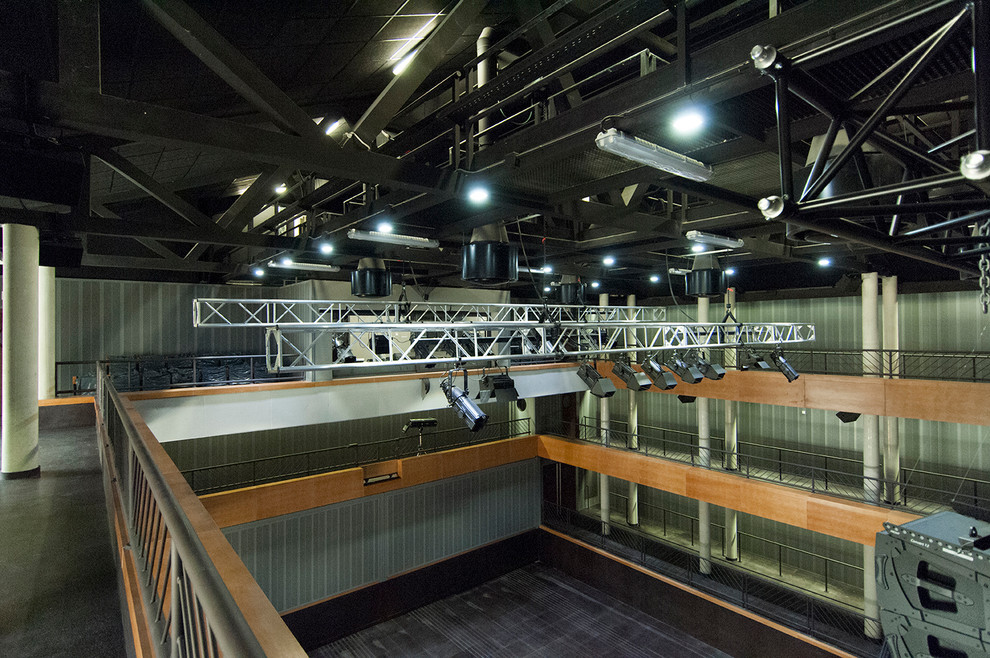 Rehabilitación de nave industrial para Auditorio y teatro