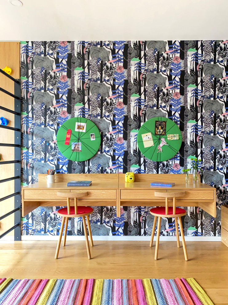 Kids' room - contemporary kids' room idea in London