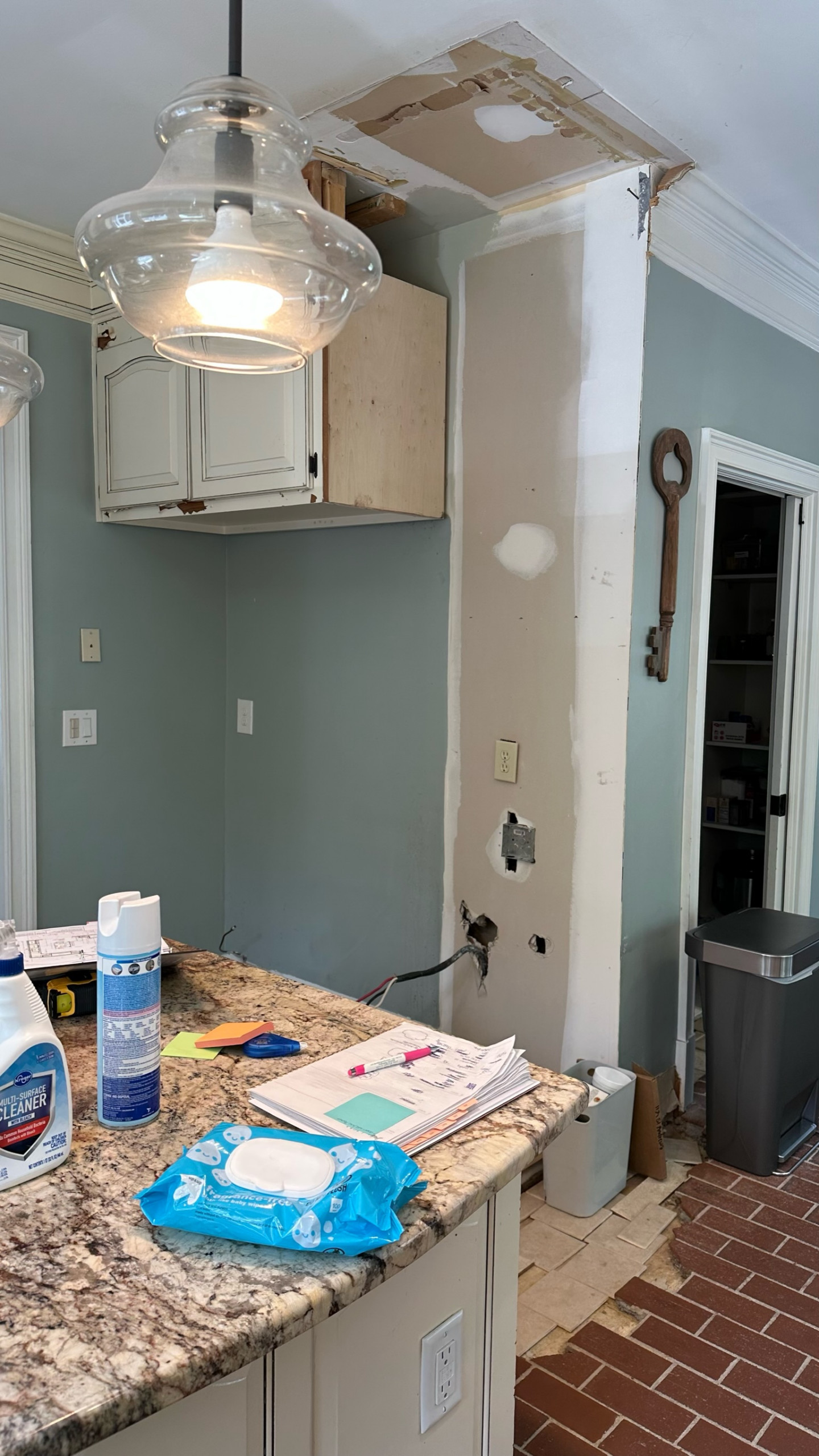 PEACHTREE CITY Clean and Modern Kitchen