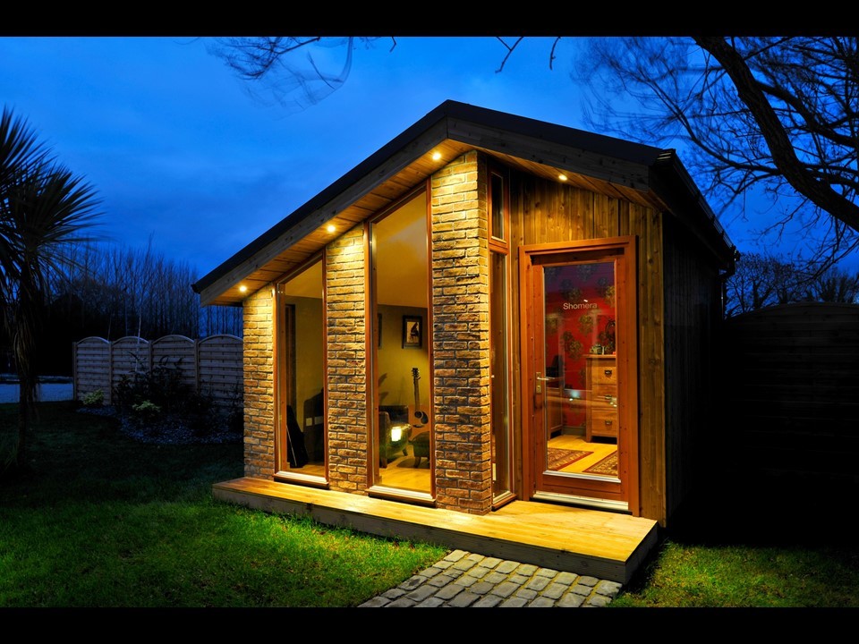 Photo of a contemporary shed and granny flat in Dublin.