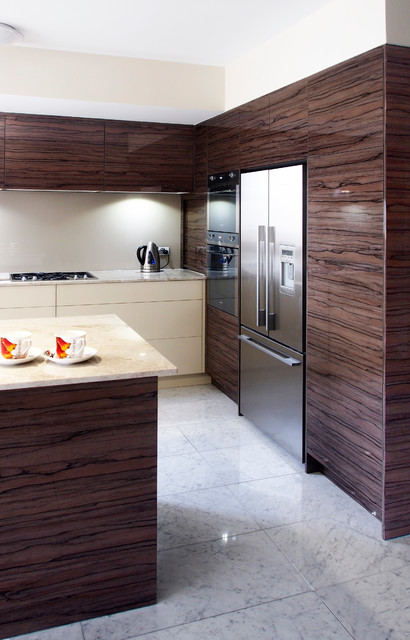 Kangaroo Point Riverfront Apartment contemporary-kitchen