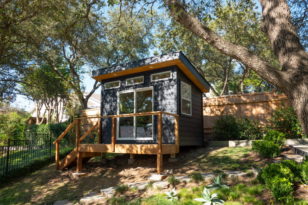 Inspiration for a contemporary shed and granny flat in Austin.