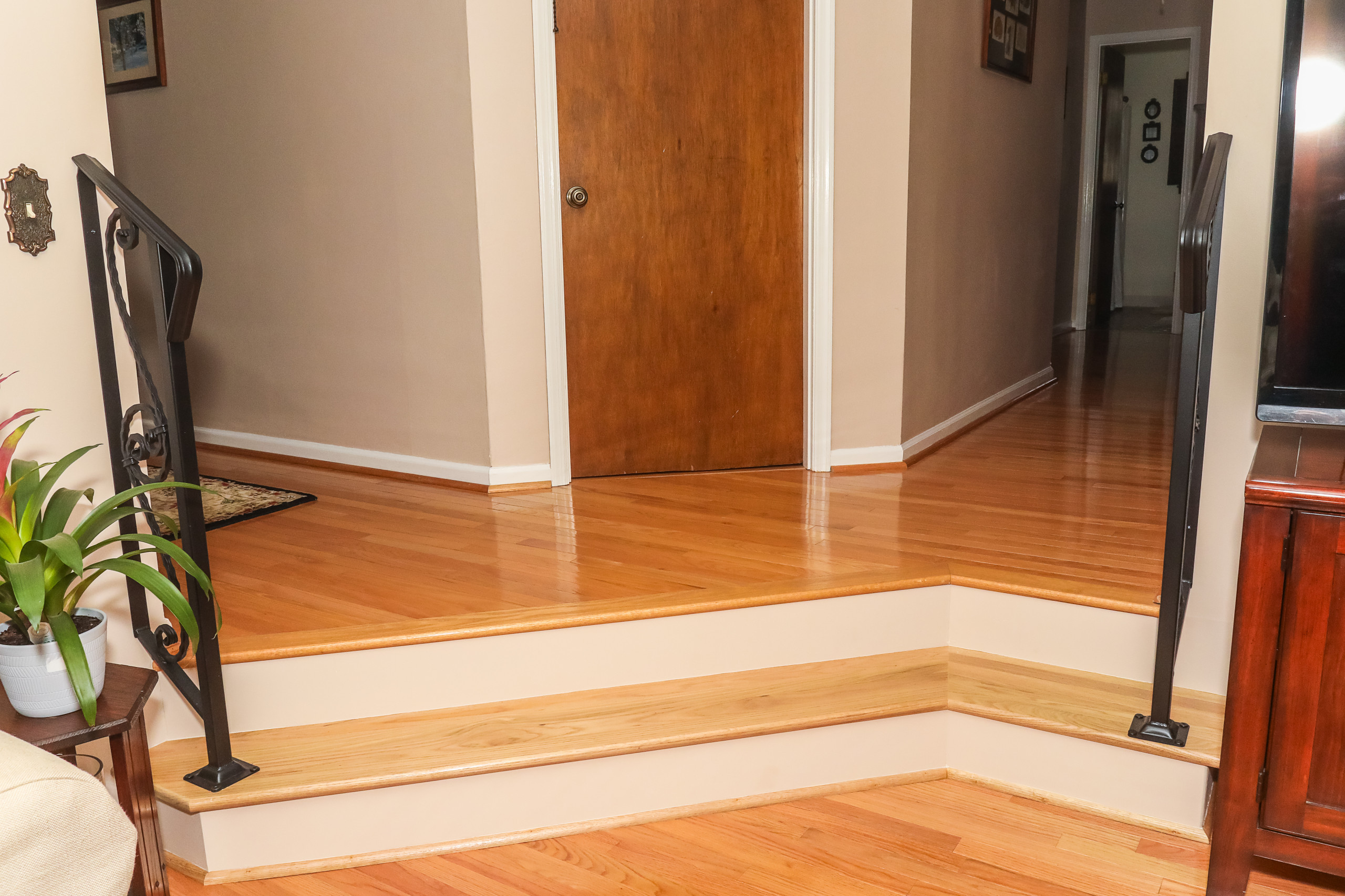 Oakwood-Flooring & Railings