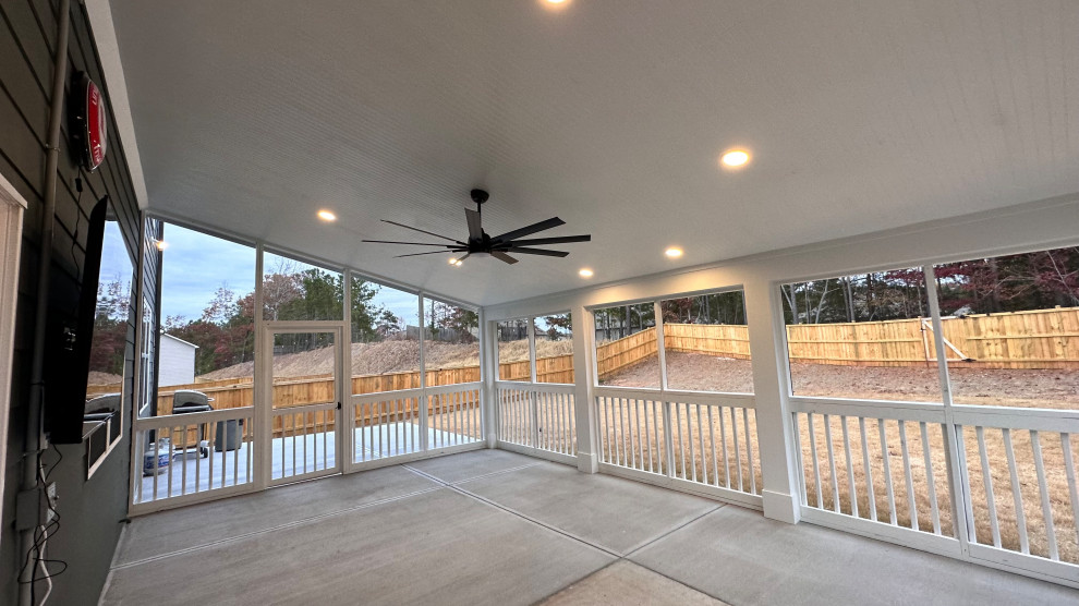 Dallas Covered and Screened in Patio