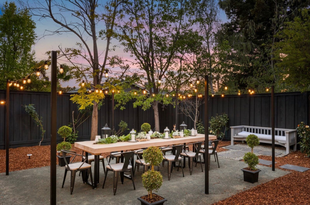 Design ideas for a large transitional backyard landscaping in San Francisco.
