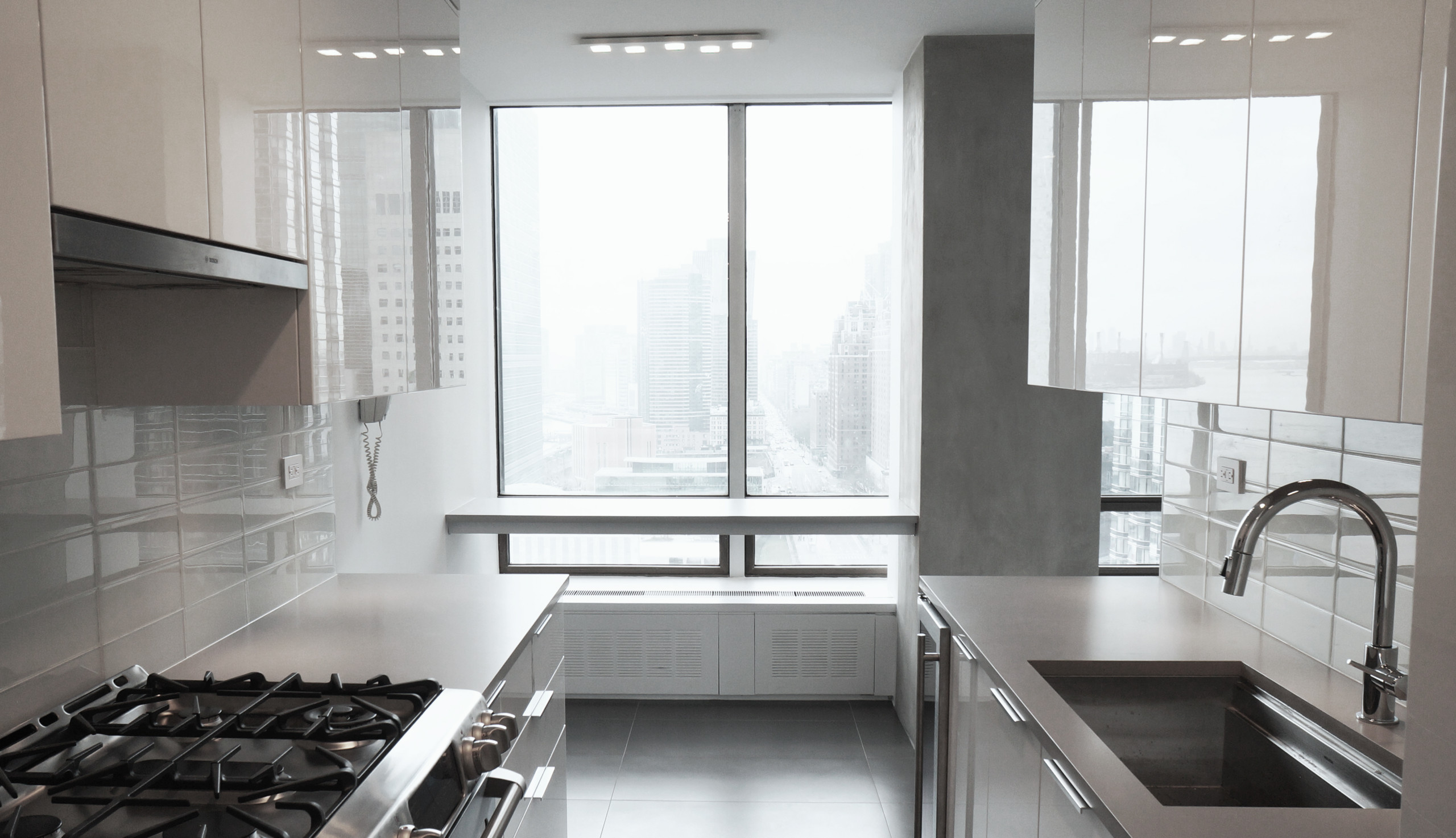 UN Plaza - Midtown East New York - Kitchen with a view