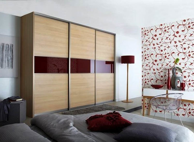 Современный дизайн шкафов-купе с фасадами ЛДСП