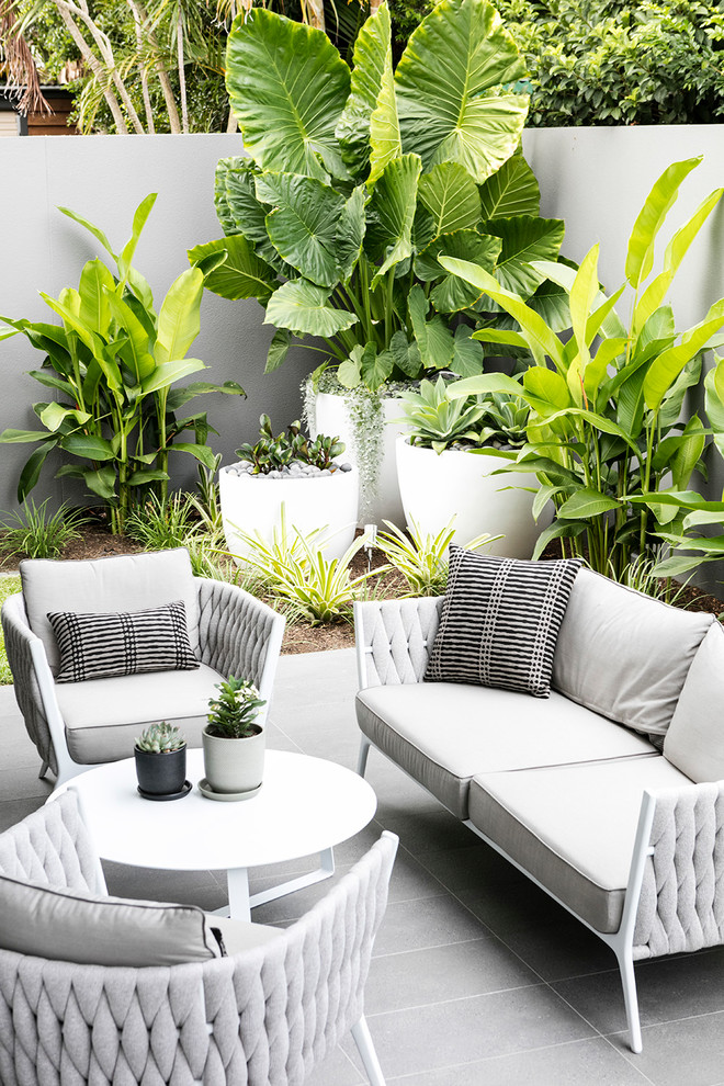 Beach style patio in Sunshine Coast.