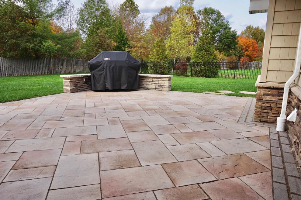 Manalapan, NJ: Patio, Hot tub and Outdoor Living Space