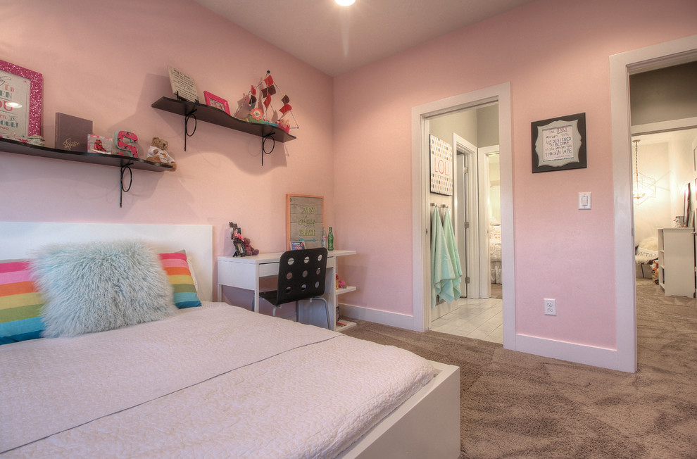 Home design - rustic home design idea in Boise