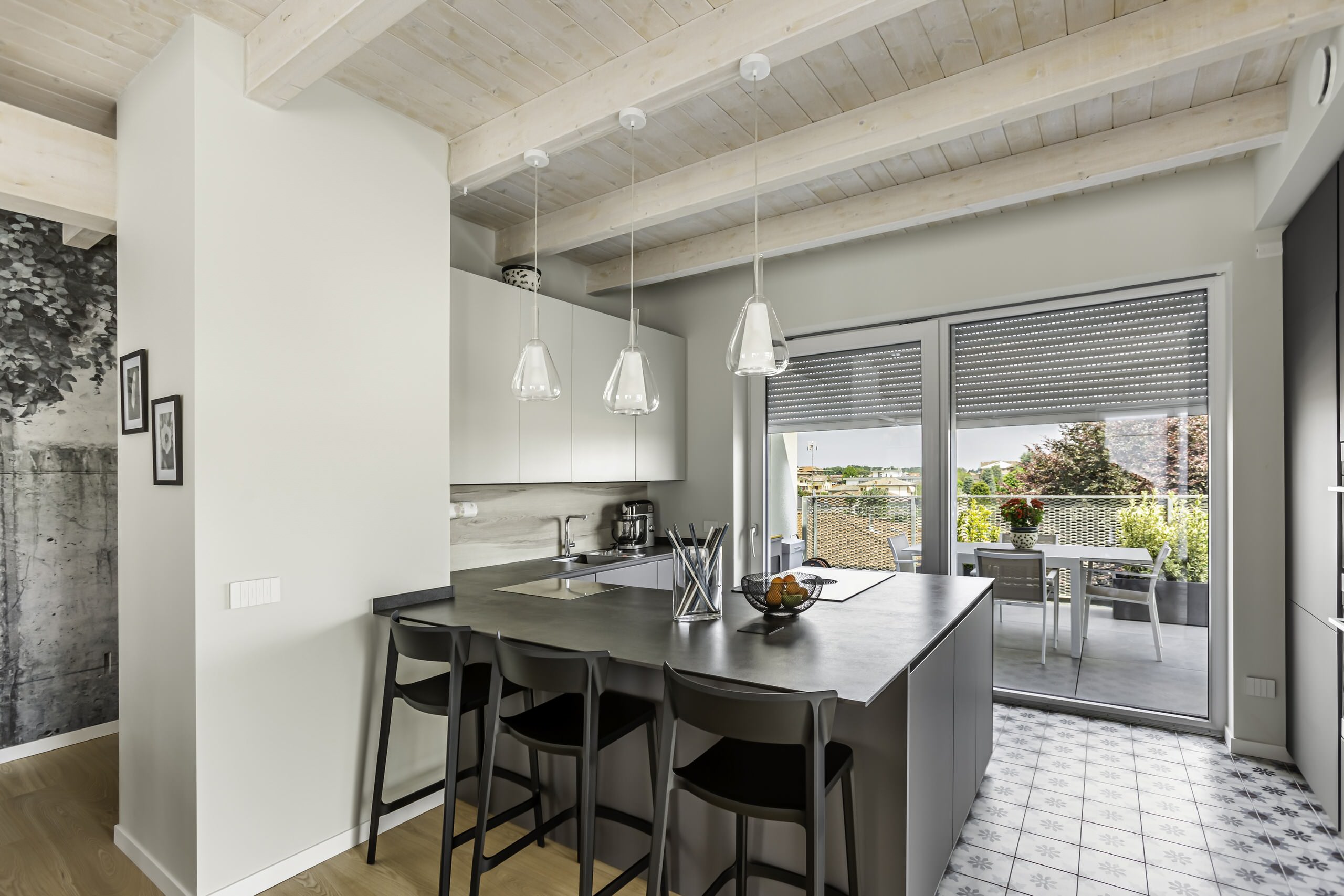 Attico con terrazzo, 140 mq - Solaro (mi)