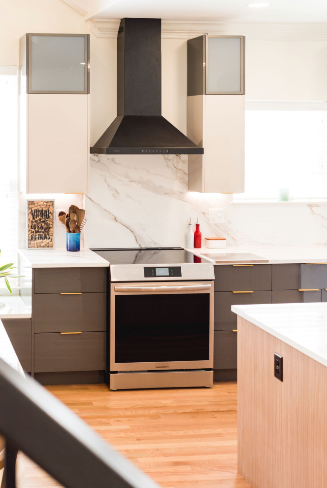 Mid-Century Modern Light & Line