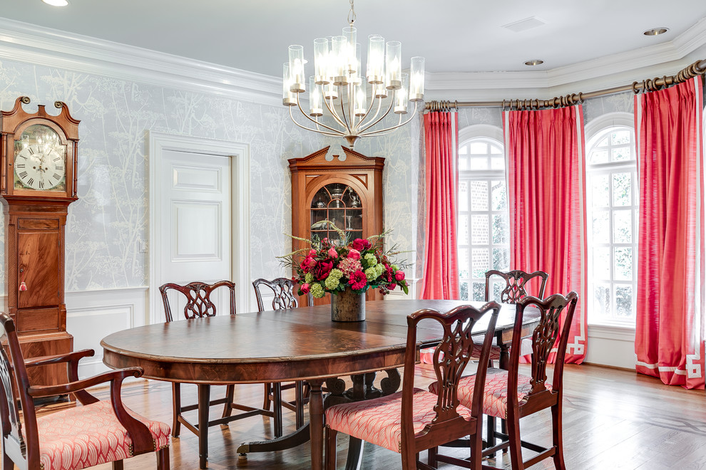 Design ideas for a traditional dining room in Richmond.