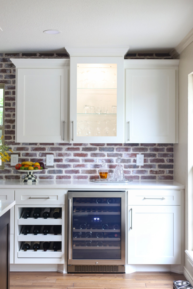 Kitchen - transitional kitchen idea