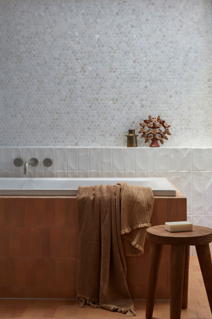 Little OG beach-style-bathroom
