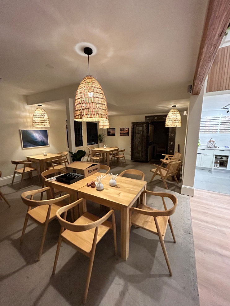 MOMONA BAKERY AND COFFEE SHOP