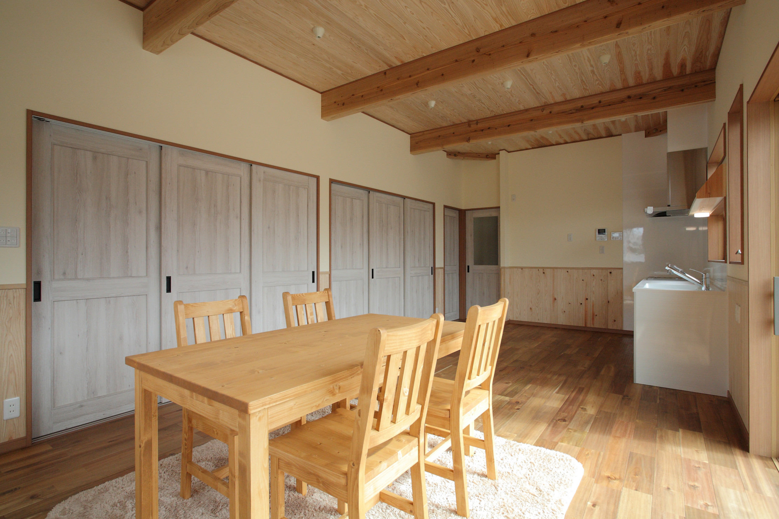 広々とした開放感ある平屋の家
