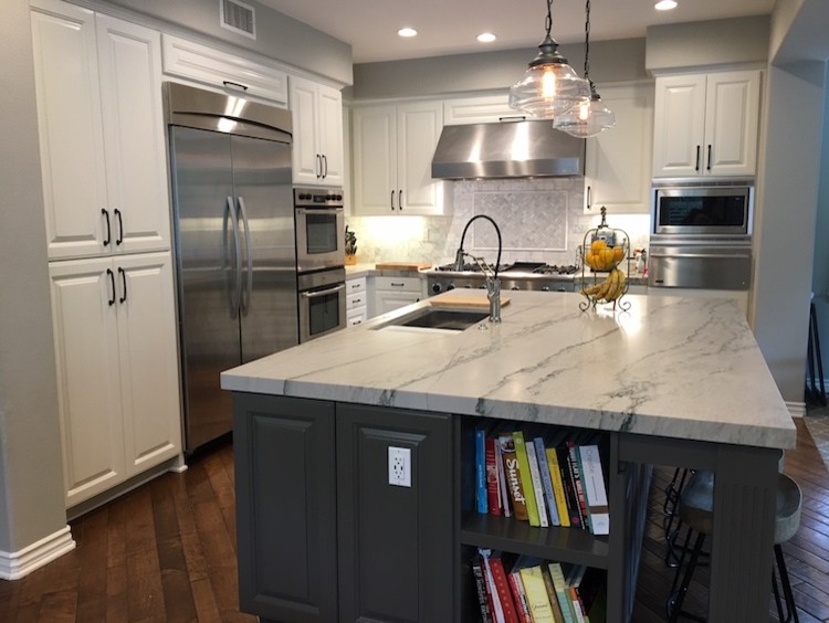 Kitchen - kitchen idea in San Diego