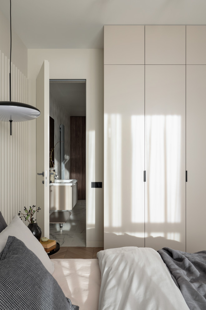 Stylish apartment with masterbedroom and home office