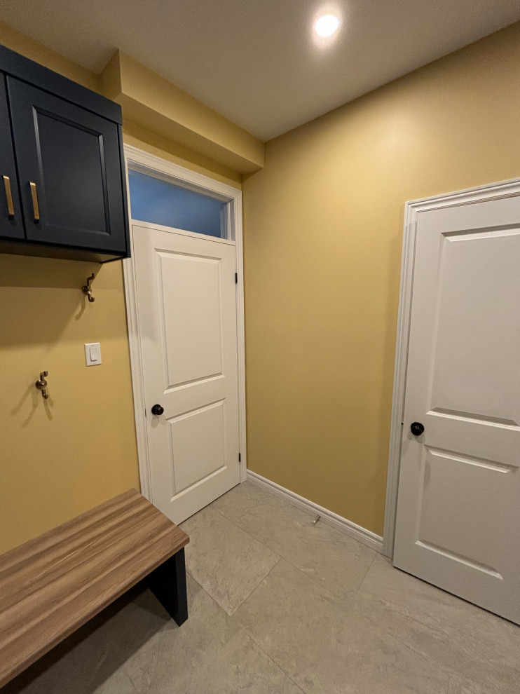 Elderberry Ave - Mudroom