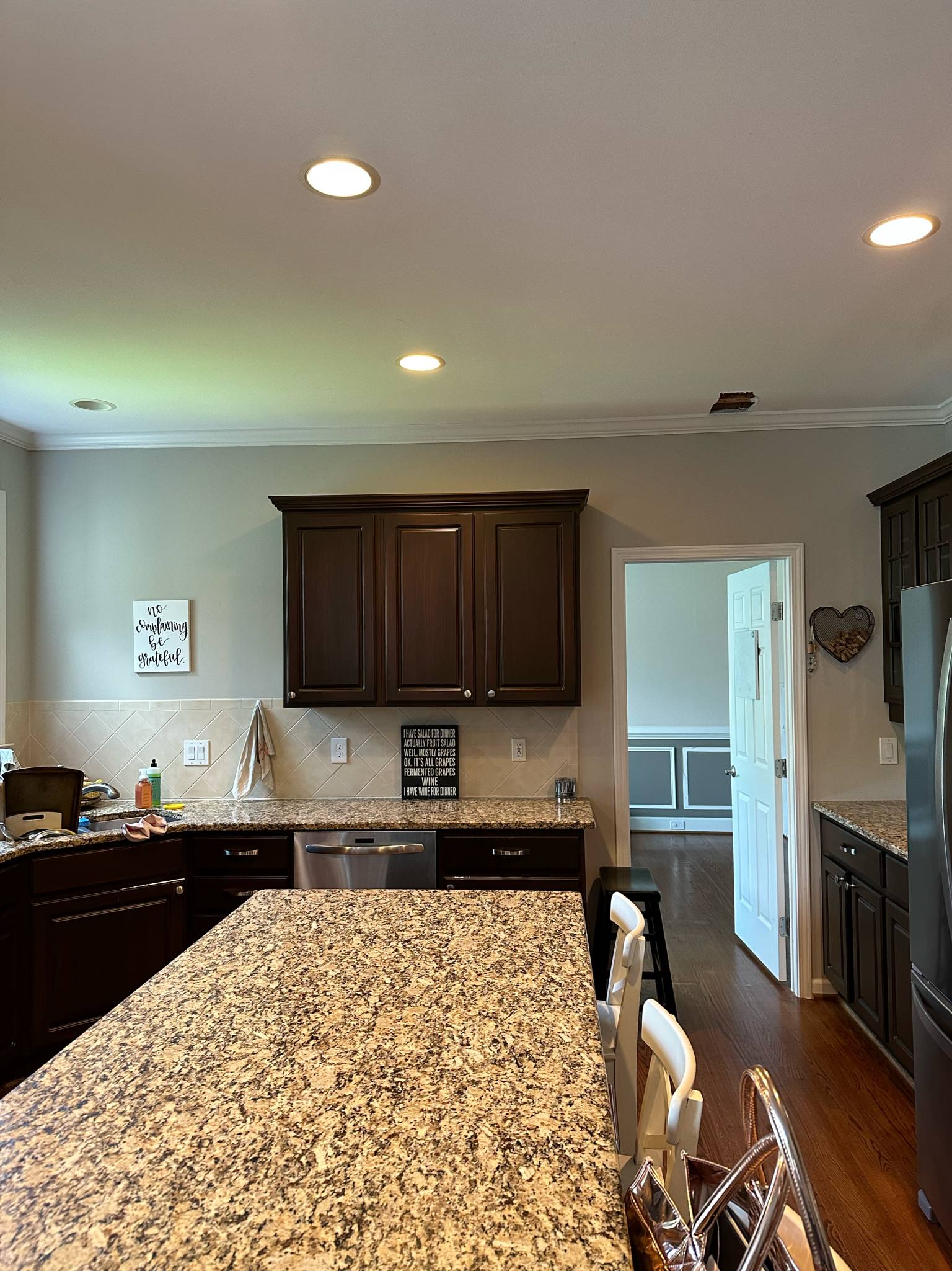 MARIETTA white coastal kitchen