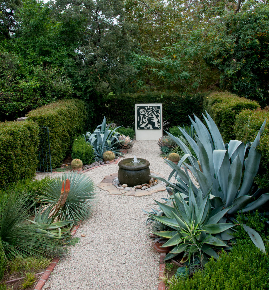 Inspiration for a landscaping in New York.