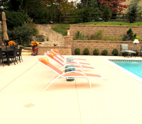 Inspiration for a large country courtyard rectangular aboveground pool in Nashville with a pool house and decking.