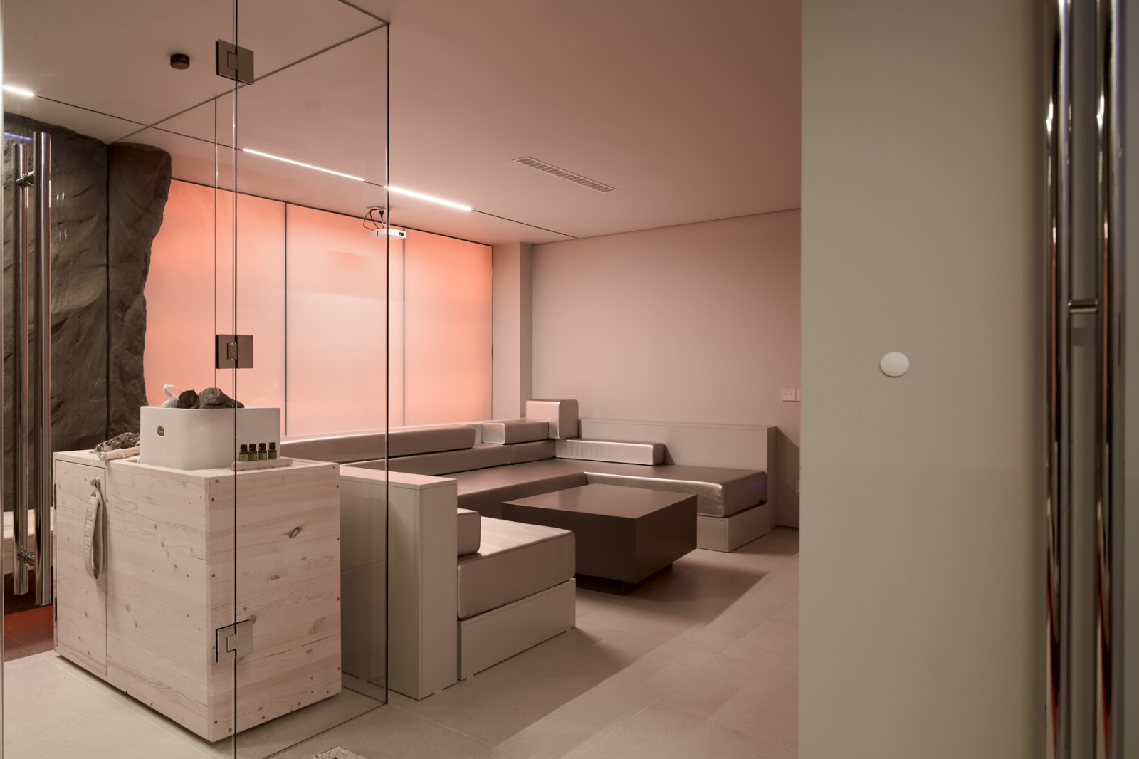 Сауна, молнии и норвежские скалы