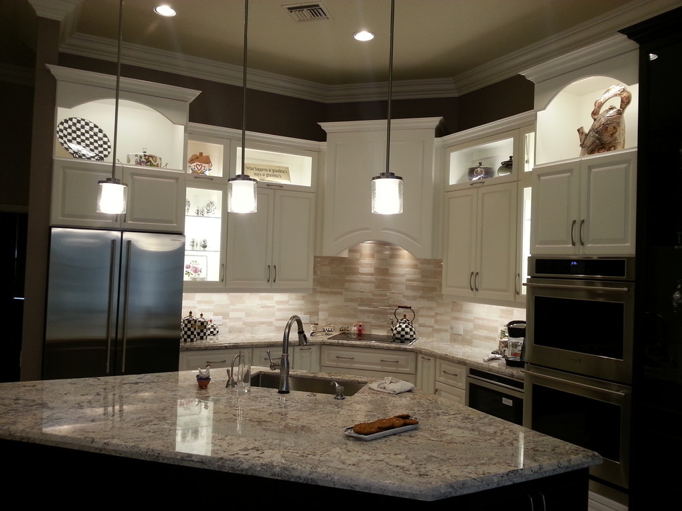 Transitional kitchen photo in Miami
