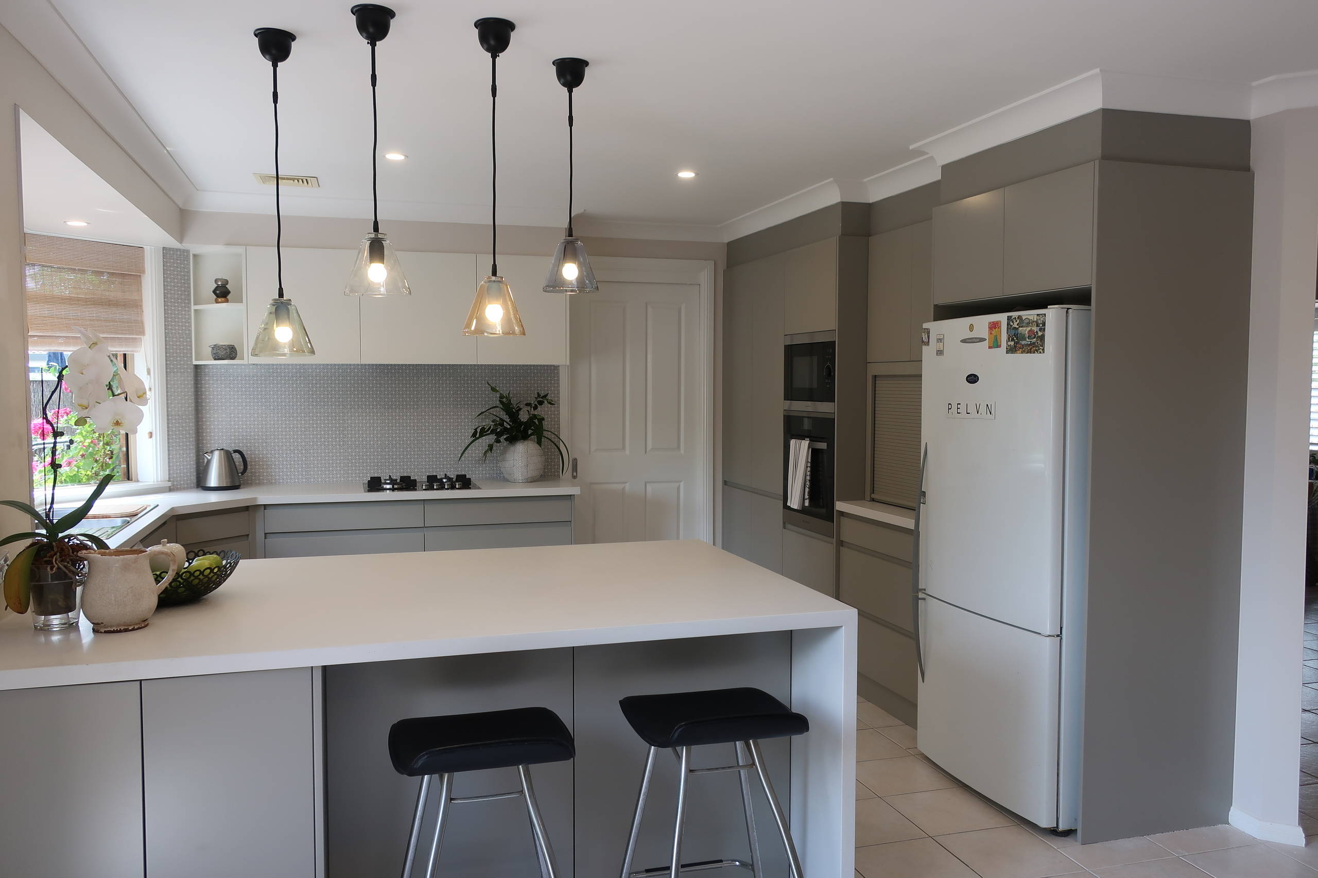 A NEW Kitchen that suits a stylish home