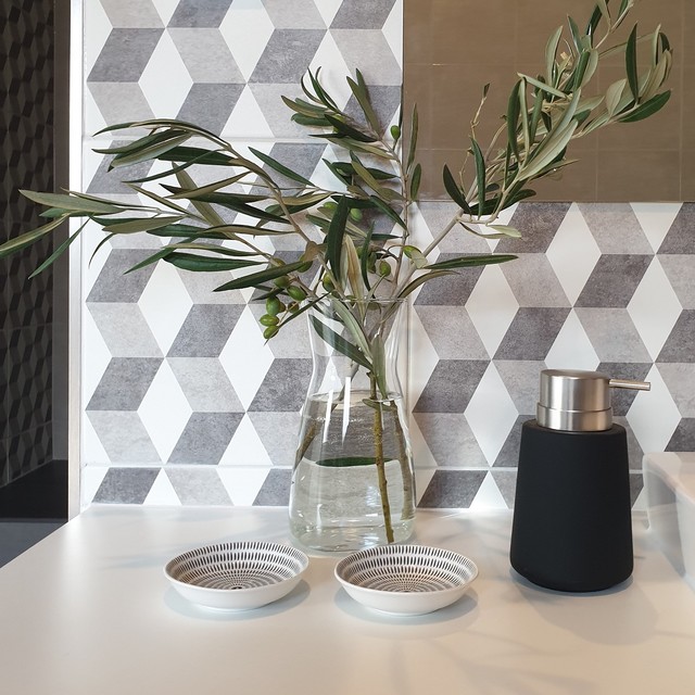 Mount Barker, SA contemporary-bathroom
