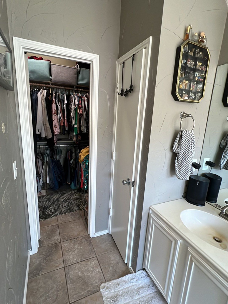 Before Master Bathroom Remodel