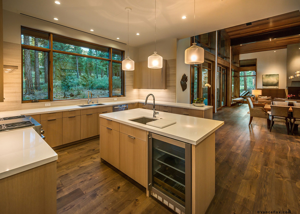 Inspiration for an expansive country u-shaped eat-in kitchen in Sacramento with beige splashback, stainless steel appliances, medium hardwood floors and with island.