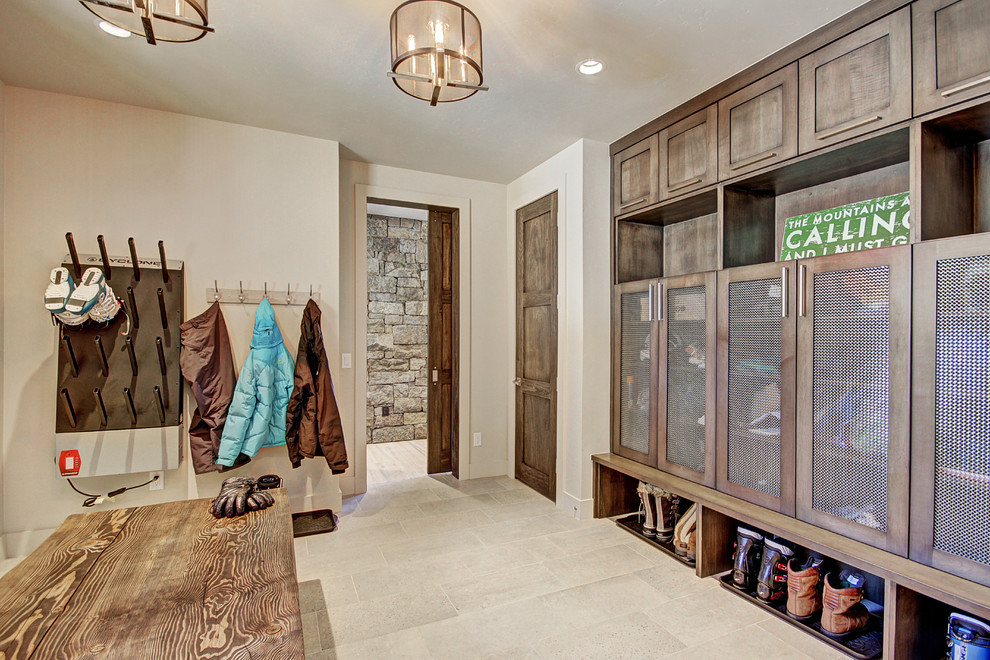 Transitional entryway photo in Denver